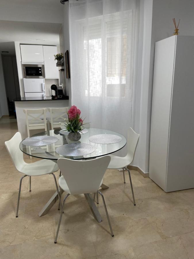 Beach And City Apartment A 50M De La Playa Fuengirola Exteriör bild